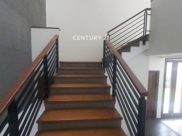 Rumah Nyaman Siap Huni SHM Di Jl Setraduta Kota Bandung