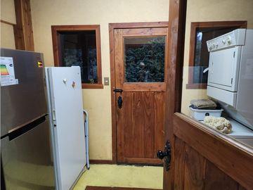 Hermosa casa patronal en parcela de 5000 m2 con borde de rio navegable
