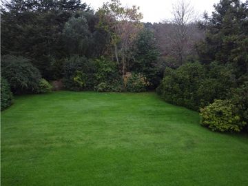 Hermosa casa patronal en parcela de 5000 m2 con borde de rio navegable