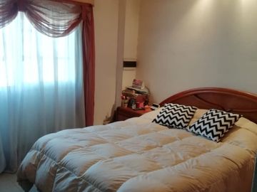 Casa con Departamento en venta en Caseros