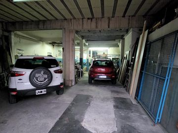 Casa con Departamento en venta en Caseros