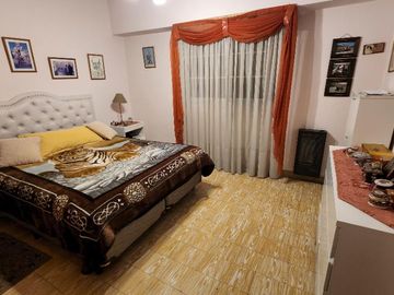 Casa con Departamento en venta en Caseros