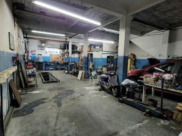 Casa con Departamento en venta en Caseros