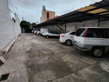 Casa con Departamento en venta en Caseros