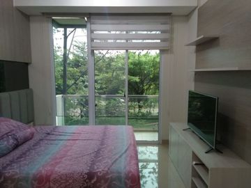 Jual Rugi Apartemen Rainbow Springs 3BR Full Furnish Interior Design