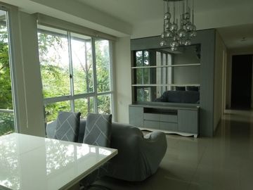 Jual Rugi Apartemen Rainbow Springs 3BR Full Furnish Interior Design