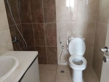 Jual Rugi Apartemen Rainbow Springs 3BR Full Furnish Interior Design
