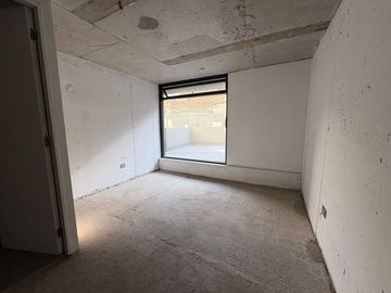 Local comercial de planta libreen obra calle Curico