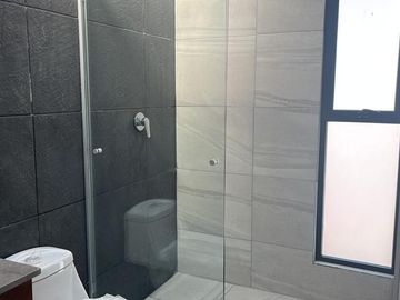 CASA EN VENTA MUY CERCA DE TOWN CENTER Y VIA ATLIXCAYOTL. PARQUE AGUASCALIENTES