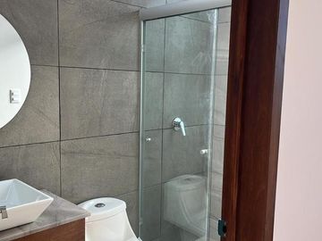 CASA EN VENTA MUY CERCA DE TOWN CENTER Y VIA ATLIXCAYOTL. PARQUE AGUASCALIENTES