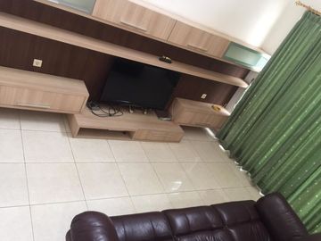 Disewakan Rumah Besar Vermont Parkland BSD City Tangerang