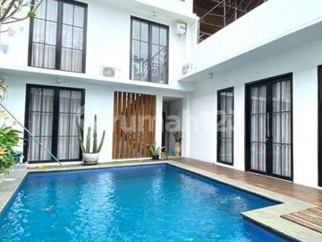Rumah Dalam Komplek Cinere Luas, Private, Ada Kolam Renang & Rooftop