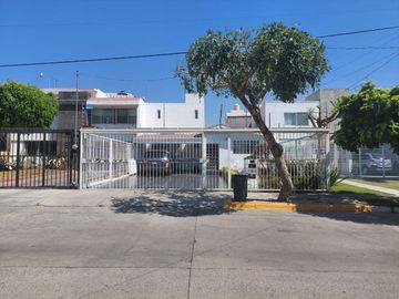 Casa en Jardines del Sol, Zapopan