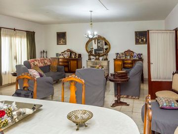 CASA 5 DORM VENTA MACROCENTRO 436M2 AV SAN MARTIN