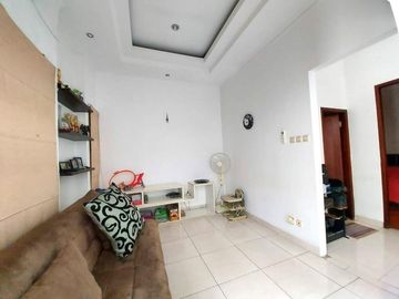 Rumah Full Furnished di Pangkalan Jati Harga 1M-An Dekat MRT