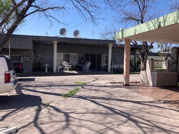 Casa en Juárez Nuevo León, con local comercial, terraza, alberca y mucho terreno
