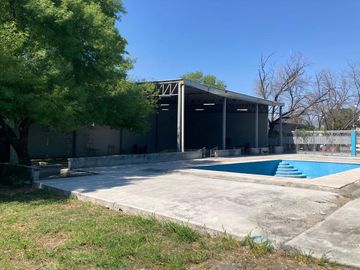 Casa en Juárez Nuevo León, con local comercial, terraza, alberca y mucho terreno