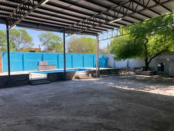 Casa en Juárez Nuevo León, con local comercial, terraza, alberca y mucho terreno
