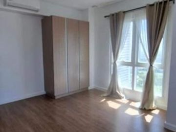 FOR SALE: Two Serendra Sequioa Tower