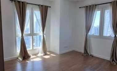 FOR SALE: Two Serendra Sequioa Tower