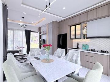 Rumah Modern Full Furnished Dekat MRT Dalam Cluster di Cirendeu