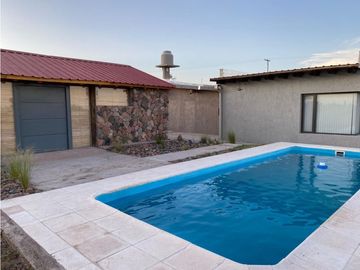 VENDO CASA QUINTA - QUINCHO- PILETA - DEPOSITO TALLER LUJAN DE CUYO