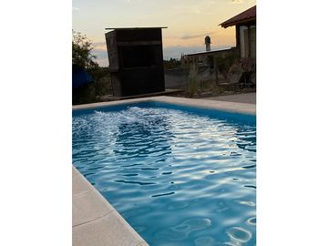 VENDO CASA QUINTA - QUINCHO- PILETA - DEPOSITO TALLER LUJAN DE CUYO