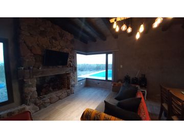 VENDO CASA QUINTA - QUINCHO- PILETA - DEPOSITO TALLER LUJAN DE CUYO