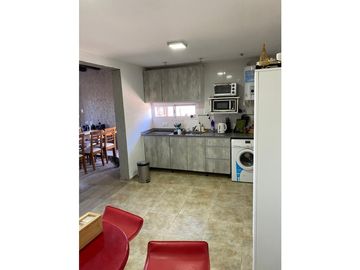 VENDO CASA QUINTA - QUINCHO- PILETA - DEPOSITO TALLER LUJAN DE CUYO