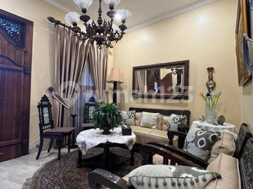 Rumah Luas dan Homey di Komplek Elit Bukit Cinere Indah