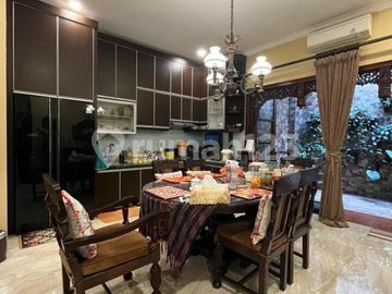 Rumah Luas dan Homey di Komplek Elit Bukit Cinere Indah