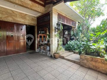 Rumah Luas dan Homey di Komplek Elit Bukit Cinere Indah