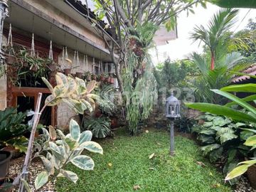 Rumah Luas dan Homey di Komplek Elit Bukit Cinere Indah