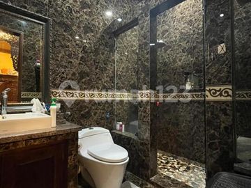 Rumah Luas dan Homey di Komplek Elit Bukit Cinere Indah