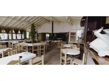 QUINTA URBANA - ANTIGUA CASONA CON SALON DE FIESTA-GRAN PARQUE