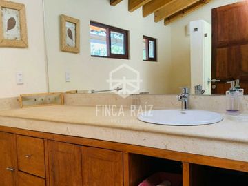 En venta hermosa casa en Avándaro.