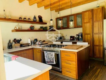 En venta hermosa casa en Avándaro.