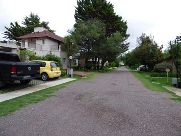 Casa  en venta en Villa Elisa - Barrio Las muñecas- Dacal Bienes Raíces