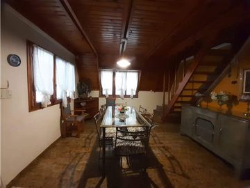 Casa Alpina en venta. Lote esq. de 700m2!!!