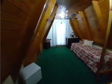 Casa Alpina en venta. Lote esq. de 700m2!!!