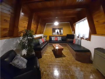 Casa Alpina en venta. Lote esq. de 700m2!!!