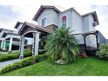 VENDO CASA EN LA CHORRERA BARRIO COLON VILLA REAL 3R