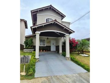 VENDO CASA EN LA CHORRERA BARRIO COLON VILLA REAL 3R