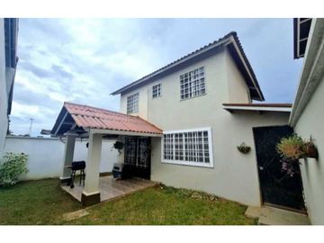 VENDO CASA EN LA CHORRERA BARRIO COLON VILLA REAL 3R