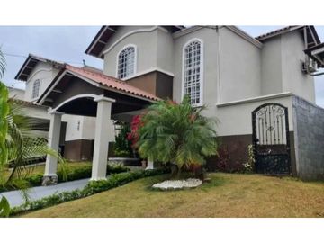 VENDO CASA EN LA CHORRERA BARRIO COLON VILLA REAL 3R