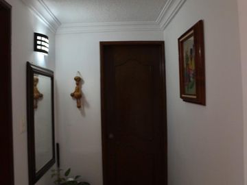 Casa Sola en Santa María Ahuacatitlán Cuernavaca - ROQ-239-Cs-562W