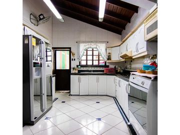 En venta casa y terreno ideal para hostería u hotel