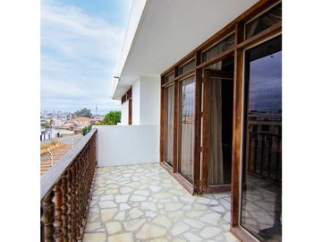 En venta casa y terreno ideal para hostería u hotel
