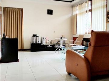 Rumah ANTIK Klasik Di Sayap Jalan Merdeka Lengkong Pusat Kota Bandung