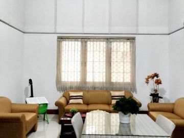 Rumah ANTIK Klasik Di Sayap Jalan Merdeka Lengkong Pusat Kota Bandung